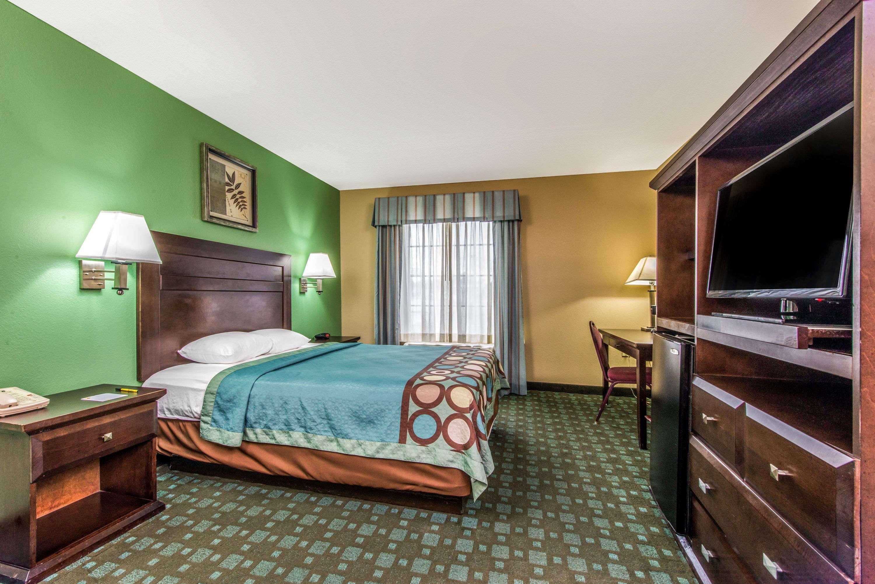 Super 8 By Wyndham Lake Charles/Sulphur Zewnętrze zdjęcie
