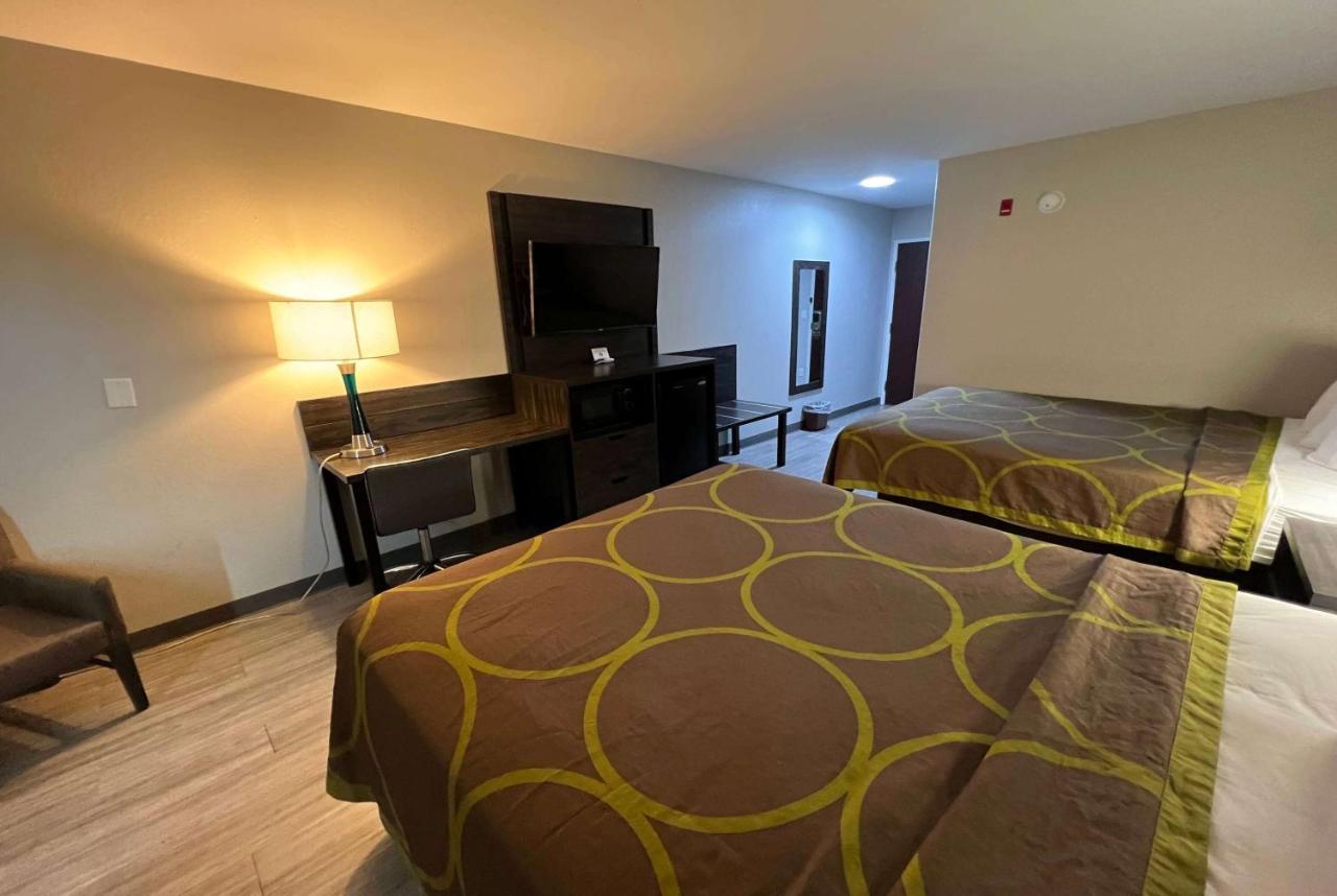 Super 8 By Wyndham Lake Charles/Sulphur Zewnętrze zdjęcie
